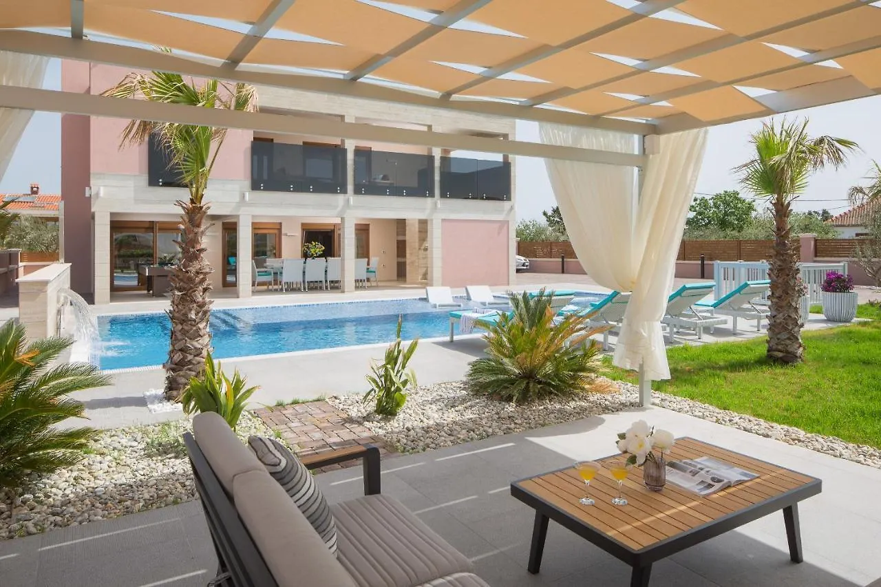 Malibu Eclipse Villa Vir