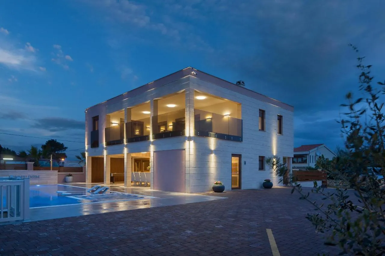 Malibu Eclipse Villa Vir